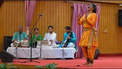 Internationally acclaimed classical artist Pandit Rajendra Gangani performing Kathak at Ramgarhia College in Ludhiana on Wednesday. (Manish/HT) Internationally acclaimed classical artist Pandit Rajendra Gangani performing Kathak at Ramgarhia College in Ludhiana on Wednesday. (Manish/HT)