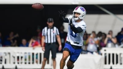 Buffalo Bills wide receiver Khalil Shakir (10) catches a pass during practice (AP) Buffalo Bills wide receiver Khalil Shakir (10) catches a pass during practice (AP)