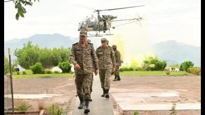 Lt Gen PK Mishra, General Officer Commanding (GOC) of the Nagrota based White Knight Corps during his visit in Poonch on Wednesday. (HT Photo) Lt Gen PK Mishra, General Officer Commanding (GOC) of the Nagrota based White Knight Corps during his visit in Poonch on Wednesday. (HT Photo)