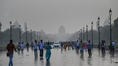 The routes to avoid include Janpath and surrounding areas, including Maulana Azad Road, Mansingh Road, Rajender Prasad Road, and roads near Jaswant Singh Road. (Arvind Yadav/ Hindustan Times) The routes to avoid include Janpath and surrounding areas, including Maulana Azad Road, Mansingh Road, Rajender Prasad Road, and roads near Jaswant Singh Road. (Arvind Yadav/ Hindustan Times)