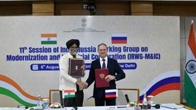 The session was co-chaired by secretary, DPIIT Amardeep Singh Bhatia, and from the Russian side by deputy minister of Industry and Trade of the Russian Federation, Alexey Gruzdev (PIB) The session was co-chaired by secretary, DPIIT Amardeep Singh Bhatia, and from the Russian side by deputy minister of Industry and Trade of the Russian Federation, Alexey Gruzdev (PIB)