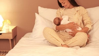 Breastfeeding (Shutterstock) Breastfeeding (Shutterstock)