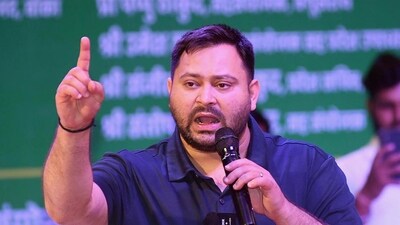 Tejashwi Yadav slams PM Modi's silence on US tariff, questions BJP’s ‘Vishwaguru’ claim. (HT File)