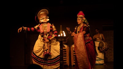 Charudatta played by Sooraj Nambiar and Vasanthasena played by Kapila Venu in G Venu’s staging of Mrcchakatikam. (Courtesy Natanakairali Archives) Charudatta played by Sooraj Nambiar and Vasanthasena played by Kapila Venu in G Venu’s staging of Mrcchakatikam. (Courtesy Natanakairali Archives)