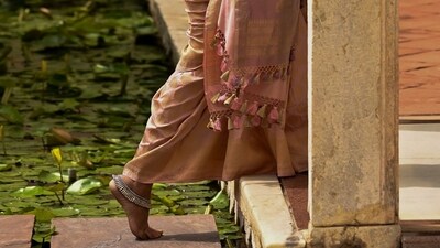 Budget-friendly handloom weaves for the insatiable shopaholic in you (Photo: Banarasi Baithak) Budget-friendly handloom weaves for the insatiable shopaholic in you (Photo: Banarasi Baithak)