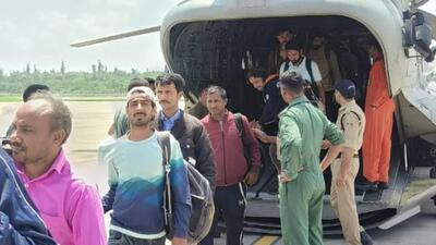 Over 400 people, including 300 pilgrims and 100 local traders, stranded in Gangotri Dham are being evacuated to Harsil (Sourced/ HT) Over 400 people, including 300 pilgrims and 100 local traders, stranded in Gangotri Dham are being evacuated to Harsil (Sourced/ HT)