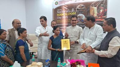 The event, organised by the Handloom Handicraft Export Welfare Association (HHEWA), honoured 135 women trained at the organisation’s Ecotech 3 centre. (HT Photos) The event, organised by the Handloom Handicraft Export Welfare Association (HHEWA), honoured 135 women trained at the organisation’s Ecotech 3 centre. (HT Photos)