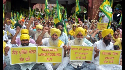 farmer unions and opposition parties have been protesting against land pooling policy. (HT File) farmer unions and opposition parties have been protesting against land pooling policy. (HT File)