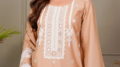 10 Hand-embroidered kurtas for women: Level up everyday ethnic wear (Pexels) 10 Hand-embroidered kurtas for women: Level up everyday ethnic wear (Pexels)