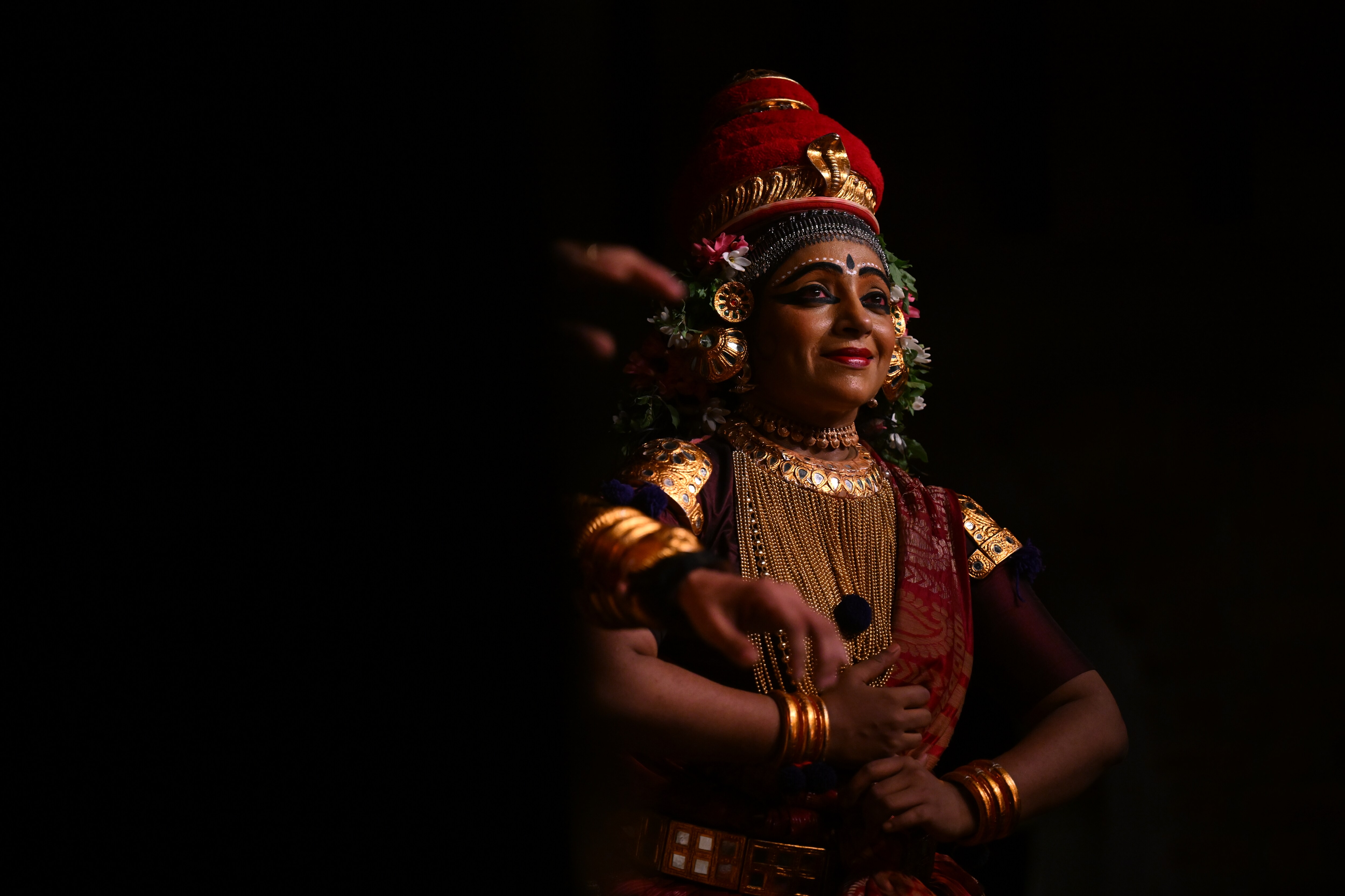 Kapila Venu brings Vasanthasena alive with a range of nuanced expressions (Courtesy Natanakairali Archives) Kapila Venu brings Vasanthasena alive with a range of nuanced expressions (Courtesy Natanakairali Archives)