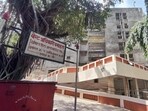 The 35 apartments are spread across two wings of a building adjacent to Antilia, the residence of Reliance Industries chairman and managing director Mukesh Ambani. (Anshuman Poyrekar/ Hindustan Times)