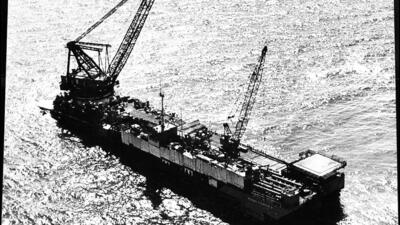 13 April 1978 - KP barge laying 30 feet oil line in Bombay High. (HT Photo) 13 April 1978 - KP barge laying 30 feet oil line in Bombay High. (HT Photo)