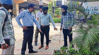 An inspection drive being carried out by the district health department in Ludhiana on Friday. (HT Photo) An inspection drive being carried out by the district health department in Ludhiana on Friday. (HT Photo)