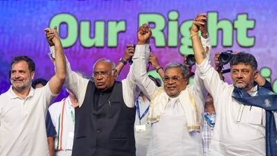 Congress president Mallikarjun Kharge, LoP in Lok Sabha Rahul Gandhi, Karnataka chief minister Siddaramaiah, deputy CM D.K. Shivakumar during the party's 'Vote Adhikar Rally' in Bengaluru, on Friday. (PTI) Congress president Mallikarjun Kharge, LoP in Lok Sabha Rahul Gandhi, Karnataka chief minister Siddaramaiah, deputy CM D.K. Shivakumar during the party's 'Vote Adhikar Rally' in Bengaluru, on Friday. (PTI)