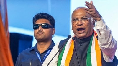 Congress president Mallikarjun Kharge addresses the party's 'Vote Adhikar Rally' at Freedom Park in Bengaluru on Friday, (PTI) Congress president Mallikarjun Kharge addresses the party's 'Vote Adhikar Rally' at Freedom Park in Bengaluru on Friday, (PTI)