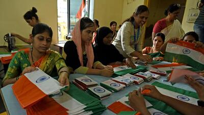 Schools were decorated with art inspired by the Indian Tricolour under the first phase. Schools were decorated with art inspired by the Indian Tricolour under the first phase.