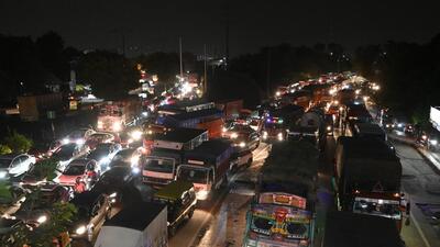 The jam on Ring Road near Maharani Bagh on Friday night. (Sanjeev Verma/HT Photo) The jam on Ring Road near Maharani Bagh on Friday night. (Sanjeev Verma/HT Photo)