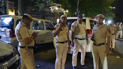 Huma Qureshi’s father, Saleem Qureshi, told reporters that the incident began when two men parked a scooter in front of the house, and Asif asked them to move it so the entrance would not be blocked. (HT Photo/Sanjeev Verma) Huma Qureshi’s father, Saleem Qureshi, told reporters that the incident began when two men parked a scooter in front of the house, and Asif asked them to move it so the entrance would not be blocked. (HT Photo/Sanjeev Verma)
