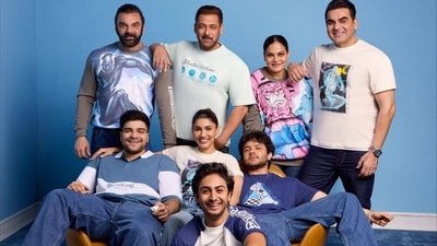 Salman Khan posed with Sohail Khan, Alvira Khan and Arbaaz Khan in a new ad. Salman Khan posed with Sohail Khan, Alvira Khan and Arbaaz Khan in a new ad.