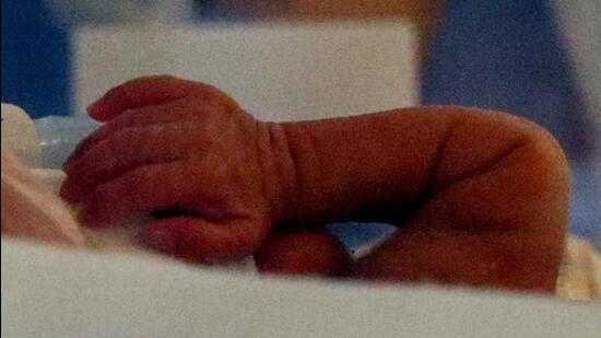 Enraged, the family, with their relatives, gathered at the private hospital, accusing the doctors of gross negligence and causing the newborn’s death. (Bloomberg file photo/for representation only)