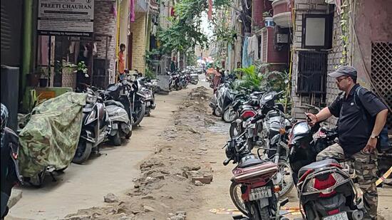 The lane in Bhogal where the murder took place on Thursday night. (Vipin Kumar/HT Photo)