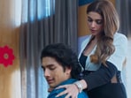 Andaaz 2, directed by Suneel Darshan, is a disappointing sequel lacking chemistry and a coherent plot. 