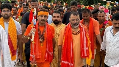 BJP MPs Nishikant Dubey and Manoj Tiwari participated in the Kanwar Yatra on August 2. (X)