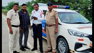 Police have launched a drive to curb traffic violations in Haryana. (HT)