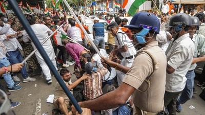Police lathi-charged protesters at the Park Street crossing after agitators tried to break through the barricades after ignoring police warnings not to move beyond the Rani Rashmoni Road assembly point. (PTI)