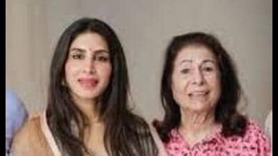 The Sona saas-bahu sob opera has gifted scriptwriters much to muse and amuse. (HT File Photo) The Sona saas-bahu sob opera has gifted scriptwriters much to muse and amuse. (HT File Photo)