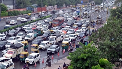 The police further urged commuters to follow the directions given by the personnel deployed in the affected area. (RAJ K RAJ /HT PHOTO) The police further urged commuters to follow the directions given by the personnel deployed in the affected area. (RAJ K RAJ /HT PHOTO)