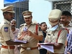 Police arrived at the scene and brought the situation under control in the college after the girl's death Police arrived at the scene and brought the situation under control in the college after the girl's death