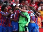 Crystal Palace vs Liverpool Highlights: Crystal Palace's Dean Henderson celebrates with teammates.
