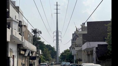 A newly installed monopole in New Chander Nagar area in Ludhiana on Sunday. (Manish/HT) A newly installed monopole in New Chander Nagar area in Ludhiana on Sunday. (Manish/HT)
