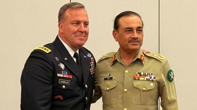 Pakistan Army chief Asim Munir poses for a photograph with former US Central Command Commander General Michael Kurilla. (X-@ShabbirDar5) Pakistan Army chief Asim Munir poses for a photograph with former US Central Command Commander General Michael Kurilla. (X-@ShabbirDar5)