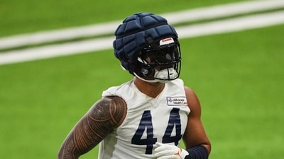 Chicago Bears linebacker Noah Sewell warms up during NFL football practice in Lake Forest, Ill in May. (AP) Chicago Bears linebacker Noah Sewell warms up during NFL football practice in Lake Forest, Ill in May. (AP)