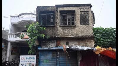 Dandaiya building crack triggers urgent response, but gaps persist amid monsoon risks (File photo) Dandaiya building crack triggers urgent response, but gaps persist amid monsoon risks (File photo)