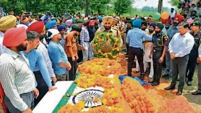 Lance Naik Pritpal Singh was cremated with full military and state honours in Ludhiana on Sunday. (Hindustan Times) Lance Naik Pritpal Singh was cremated with full military and state honours in Ludhiana on Sunday. (Hindustan Times)