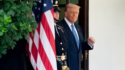 US President Donald Trump arrives to greet Ilham Aliyev, Azerbaijan's president, not pictured, outside the West Wing of the White House in Washington, DC, US. Photographer: Stefani Reynolds/Bloomberg (Bloomberg) US President Donald Trump arrives to greet Ilham Aliyev, Azerbaijan's president, not pictured, outside the West Wing of the White House in Washington, DC, US. Photographer: Stefani Reynolds/Bloomberg (Bloomberg)