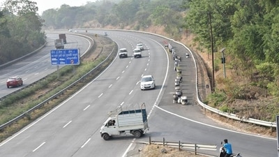 Medium goods vehicles received 85,468 e-challans, articulated heavy goods vehicles 30,450, and medium passenger buses 14,764 e-challans, the data stated. (HT Photo) Medium goods vehicles received 85,468 e-challans, articulated heavy goods vehicles 30,450, and medium passenger buses 14,764 e-challans, the data stated. (HT Photo)