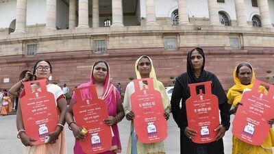 Beneficiaries under the Pradhan Mantri Ujjwala Yojana at Parliament house, New Delhi, August 3, 2018 (Arvind Yadav/HT PHOTO) Beneficiaries under the Pradhan Mantri Ujjwala Yojana at Parliament house, New Delhi, August 3, 2018 (Arvind Yadav/HT PHOTO)