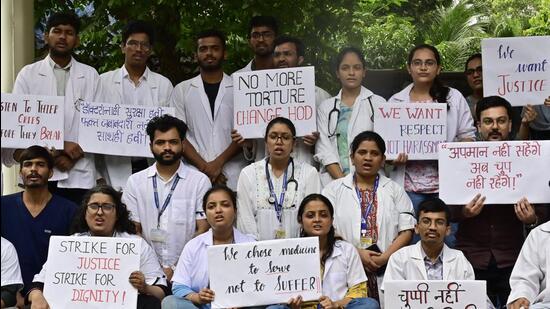 Mumbai, India - July 19, 2025: Residents of the pediatric department at JJ hospital sit on an indefinite strike for harassment and discrimination from the head of pediatric department , at JJ Hospital, in Mumbai, India, on Saturday, July 19, 2025. (Photo by Anshuman Poyrekar/ Hindustan Times) (Hindustan Times)