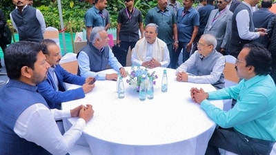 Karnataka CM Siddaramaiah meets CEOs ahead of Bengaluru Tech Summit. Karnataka CM Siddaramaiah meets CEOs ahead of Bengaluru Tech Summit.