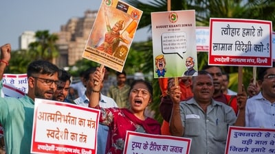 Swadeshi Jagran Manch members protest against buying goods from foreign companies, in New Delhi. (PTI) Swadeshi Jagran Manch members protest against buying goods from foreign companies, in New Delhi. (PTI)