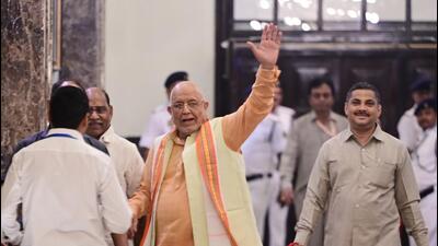 Uttar Pradesh parliamentary affairs minister Suresh Khanna on way to attend the Monsoon session of the UP legislature on Monday. (HT Photo) Uttar Pradesh parliamentary affairs minister Suresh Khanna on way to attend the Monsoon session of the UP legislature on Monday. (HT Photo)