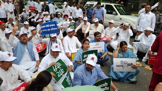 A group of over 300 MPs from the Lok Sabha and the Rajya Sabha were participating in the march, which began at around 11:30 am.(HT Photo)