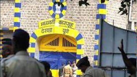 Police-stand-guard-outside-the-high-security-Yerwada-Jail-where-Pakistan-born-Mohammed-Ajmal-Kasab-the-sole-surviving-gunman-of-the-2008-Mumbai-attacks-was-hanged-in-Pune-AFP