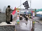 Commanding Officer, 871 Med. Regiment (Shingo), Col. Swapnil Raut and SM, Commanding Officer, 7 Mahar, Col. C.K. Gunde, jointly flag off the Surya Spiti Bike rally organised by the Indian Army in collaboration with civilian riders marking the start of the August 12-15 expedition to celebrate India's 79th Independence Day at the Indo-China border in Spiti, at Jutogh Cantonment in Shimla on Tuesday. (ANI) Commanding Officer, 871 Med. Regiment (Shingo), Col. Swapnil Raut and SM, Commanding Officer, 7 Mahar, Col. C.K. Gunde, jointly flag off the Surya Spiti Bike rally organised by the Indian Army in collaboration with civilian riders marking the start of the August 12-15 expedition to celebrate India's 79th Independence Day at the Indo-China border in Spiti, at Jutogh Cantonment in Shimla on Tuesday. (ANI)