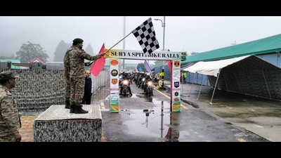 Commanding Officer, 871 Med. Regiment (Shingo), Col. Swapnil Raut and SM, Commanding Officer, 7 Mahar, Col. C.K. Gunde, jointly flag off the Surya Spiti Bike rally organised by the Indian Army in collaboration with civilian riders marking the start of the August 12-15 expedition to celebrate India's 79th Independence Day at the Indo-China border in Spiti, at Jutogh Cantonment in Shimla on Tuesday. (ANI) Commanding Officer, 871 Med. Regiment (Shingo), Col. Swapnil Raut and SM, Commanding Officer, 7 Mahar, Col. C.K. Gunde, jointly flag off the Surya Spiti Bike rally organised by the Indian Army in collaboration with civilian riders marking the start of the August 12-15 expedition to celebrate India's 79th Independence Day at the Indo-China border in Spiti, at Jutogh Cantonment in Shimla on Tuesday. (ANI)