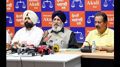SAD spokesperson Daljit Singh Cheema addressing the media in Chandigarh on Tuesday. (HT) SAD spokesperson Daljit Singh Cheema addressing the media in Chandigarh on Tuesday. (HT)